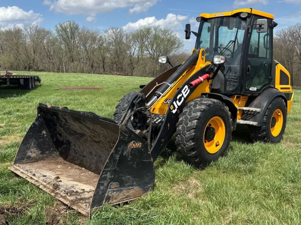 2021 JCB 409 listing photo