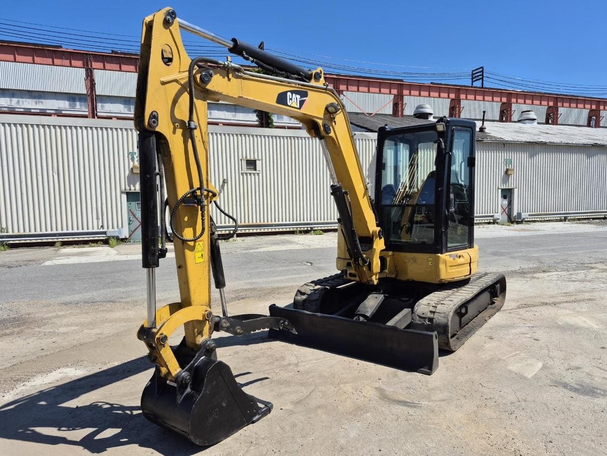 2017 Caterpillar 305.5E2 CR Compact Excavator listing photo