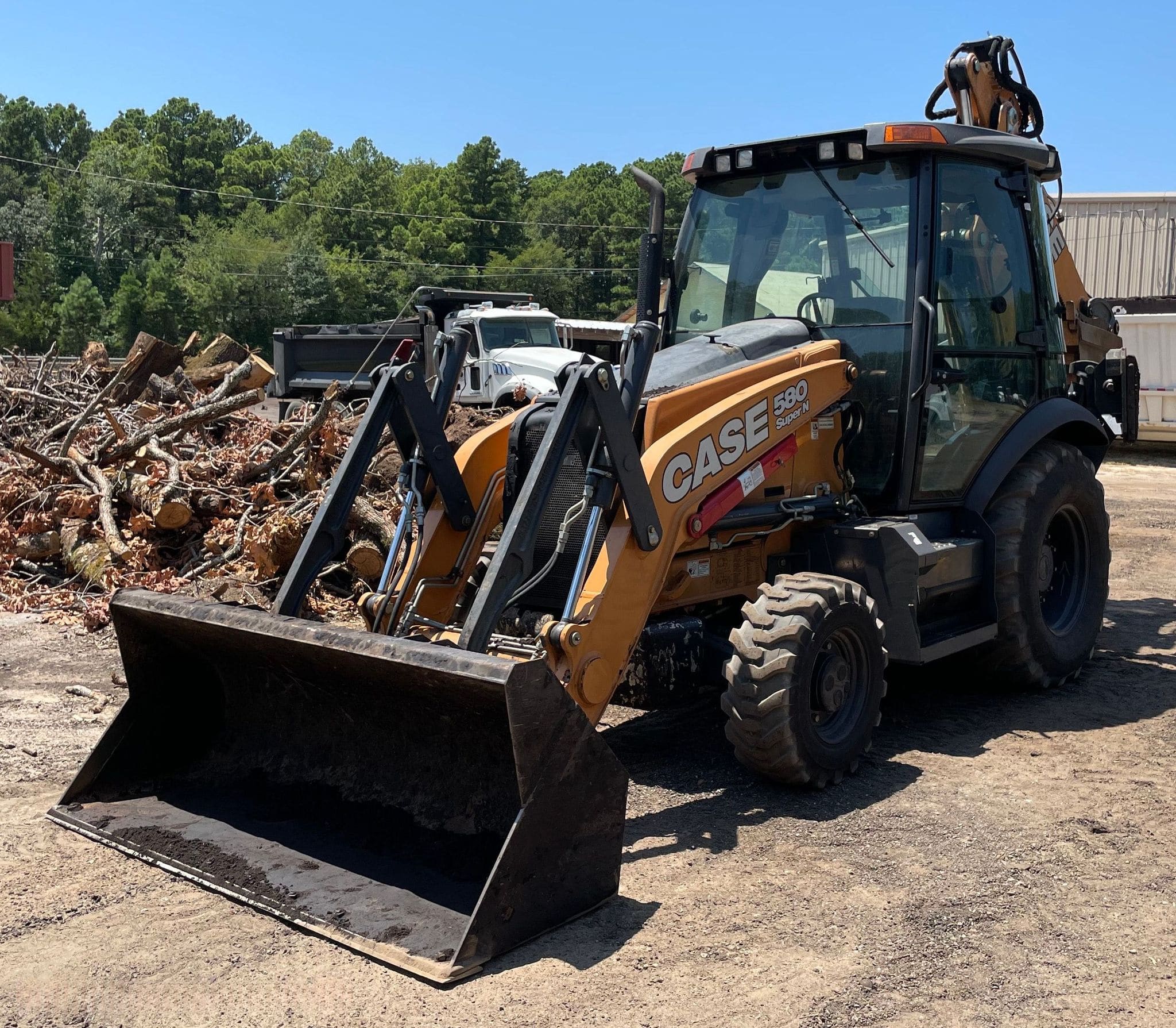 2017 Case 580 Super N listing photo — photo 1 of 45