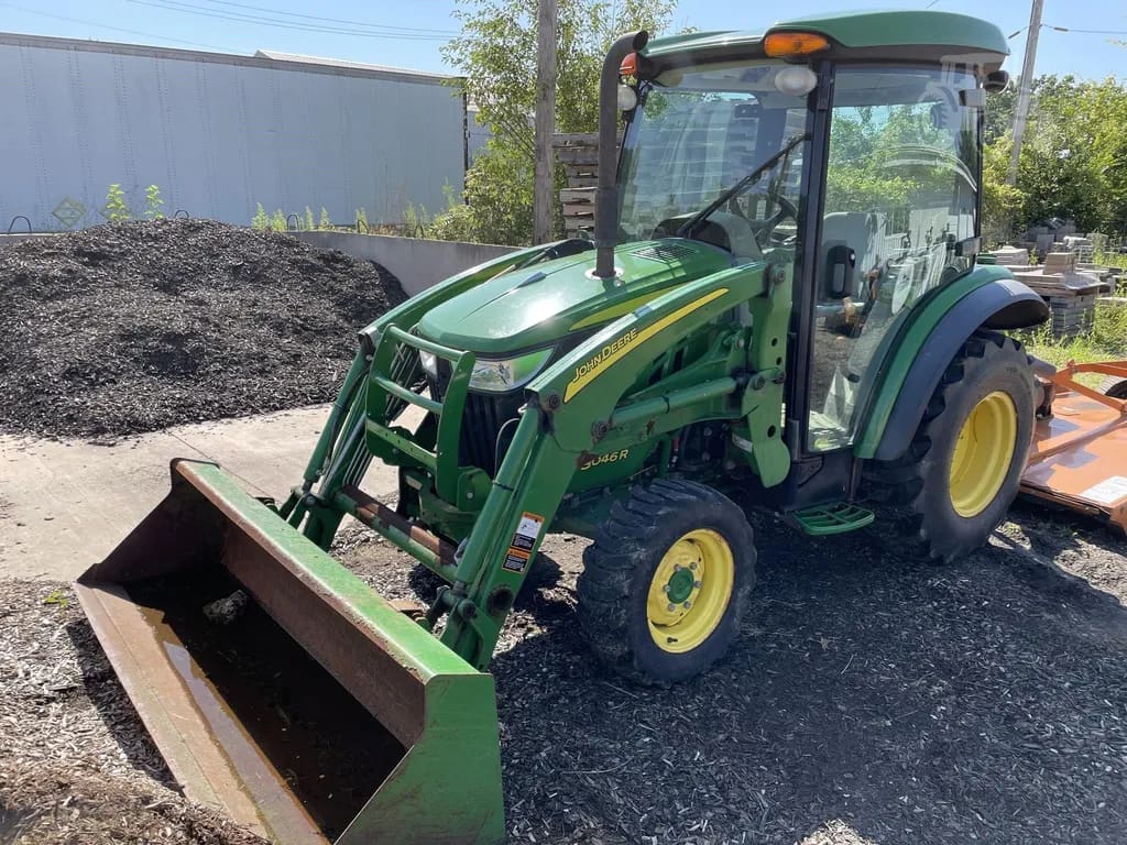 2017 John Deere 3046R listing photo