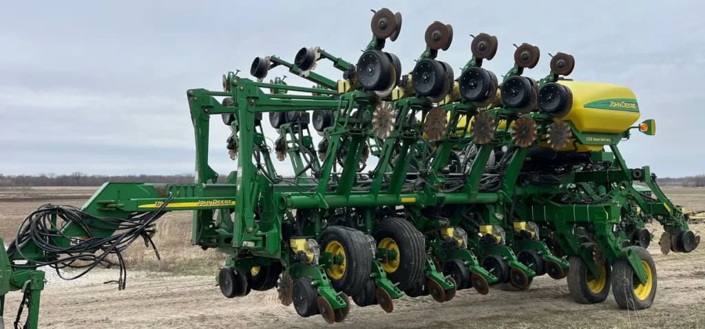 2009 John Deere 1790 planter listing photo