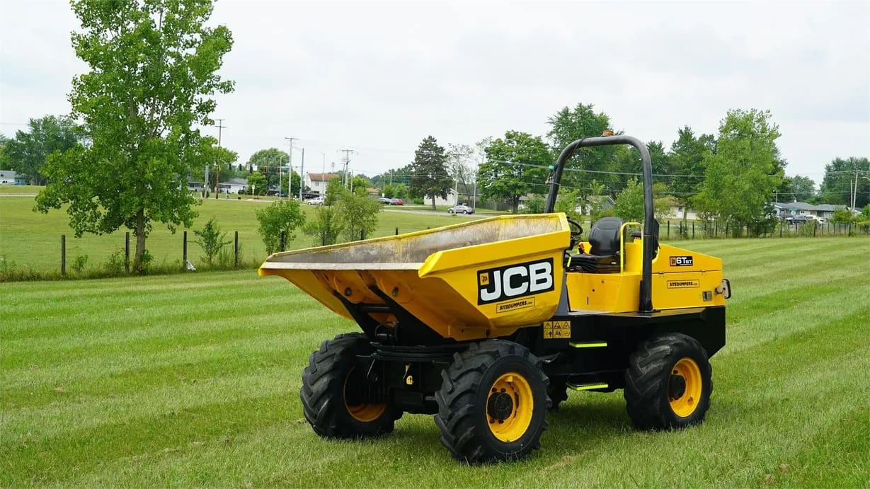 2017 JCB 6TST listing photo
