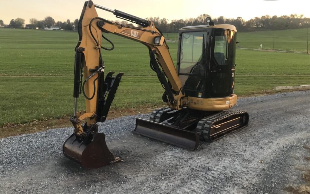 2005 Caterpillar 303CR Mini Excavator listing photo — photo 1 of 19