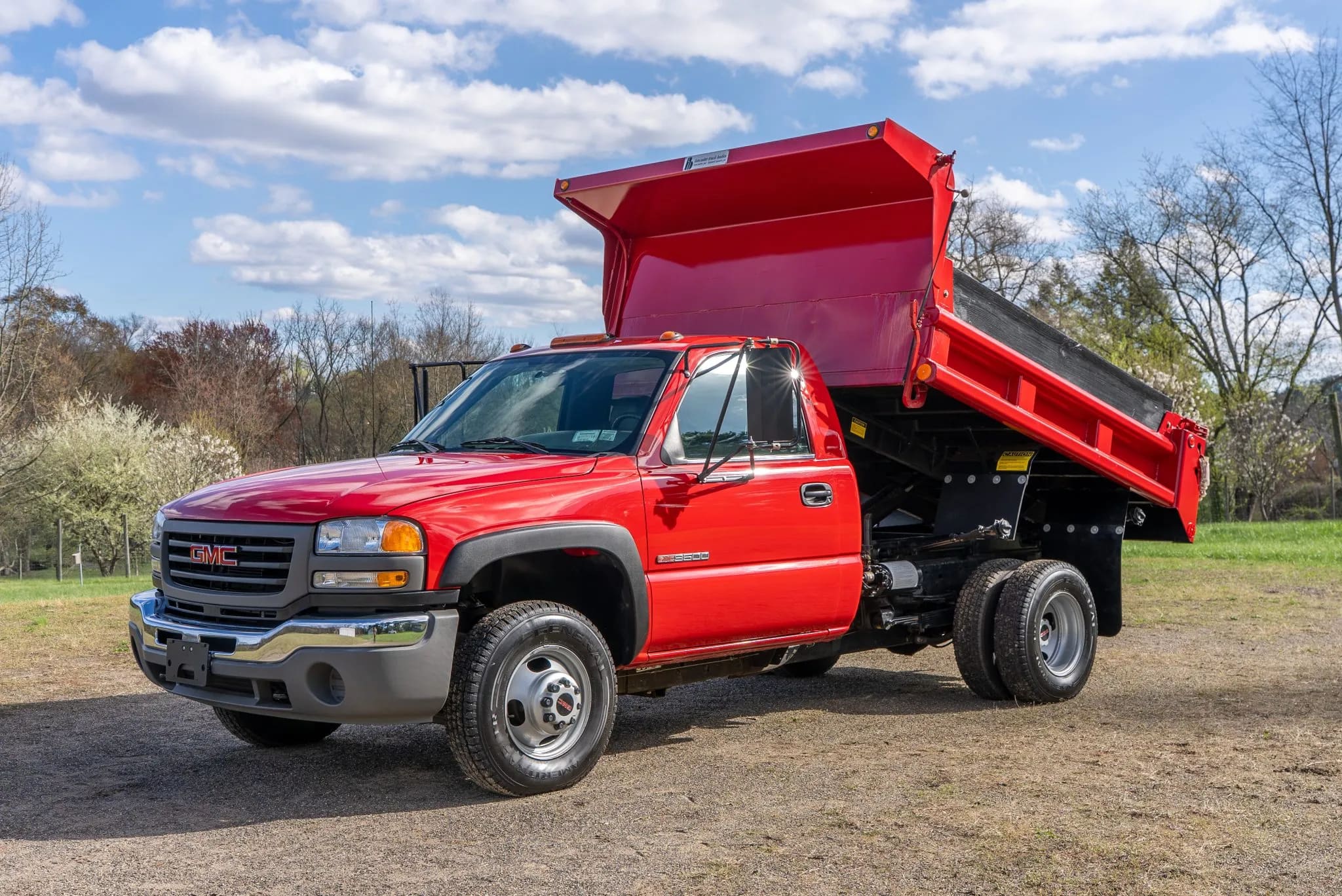 2005 GMC Sierra 3500 Dually 4×4 Dump Truck
-786-Mile - listing photo