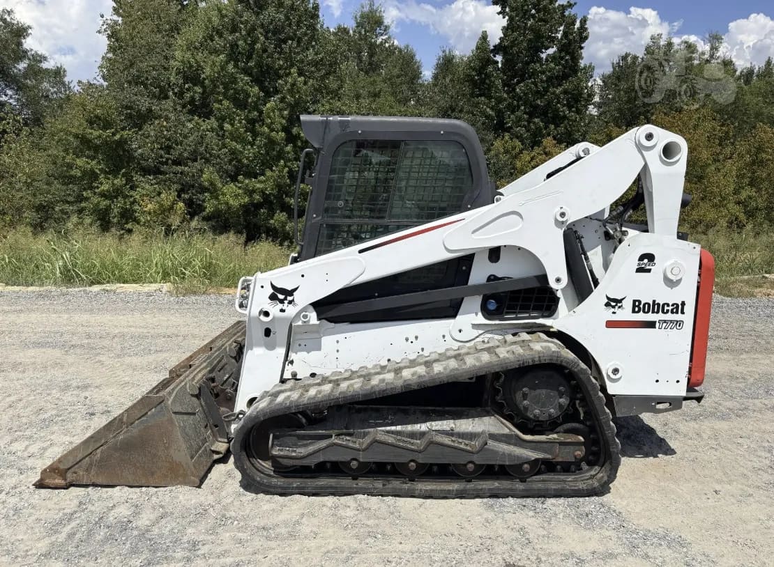 2017 BOBCAT T770 listing photo — photo 1 of 15