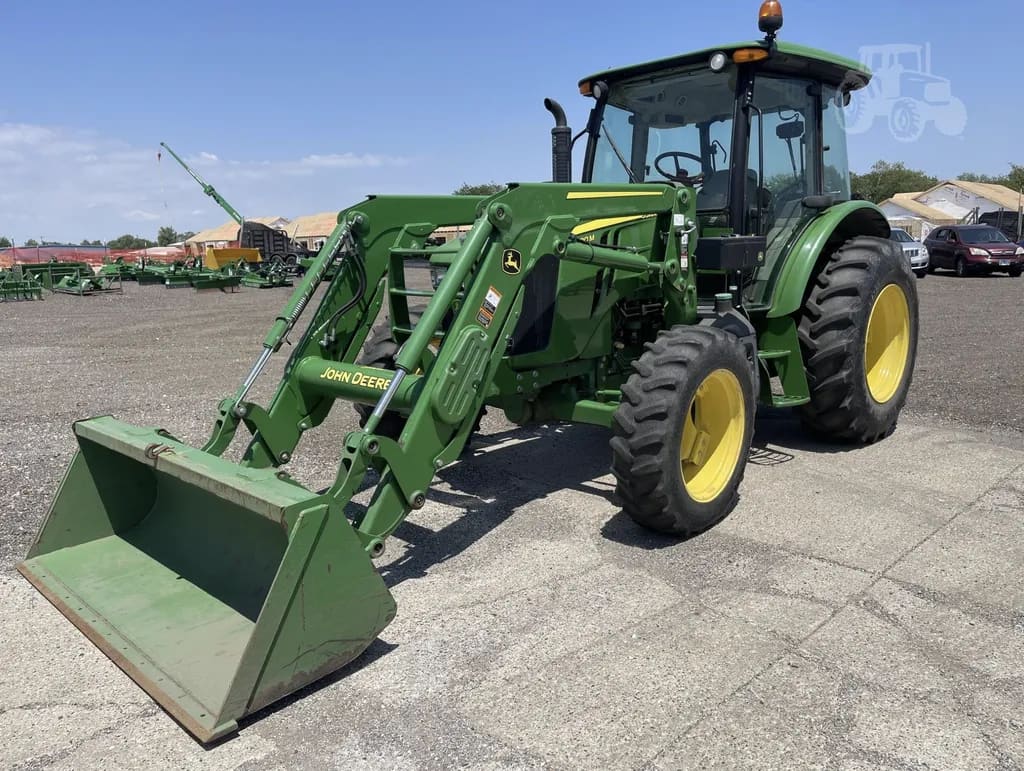 2017 John Deere 5090M listing photo
