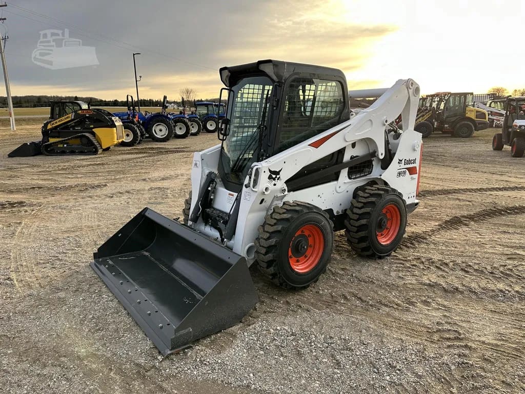 2017 Bobcat S740 listing photo