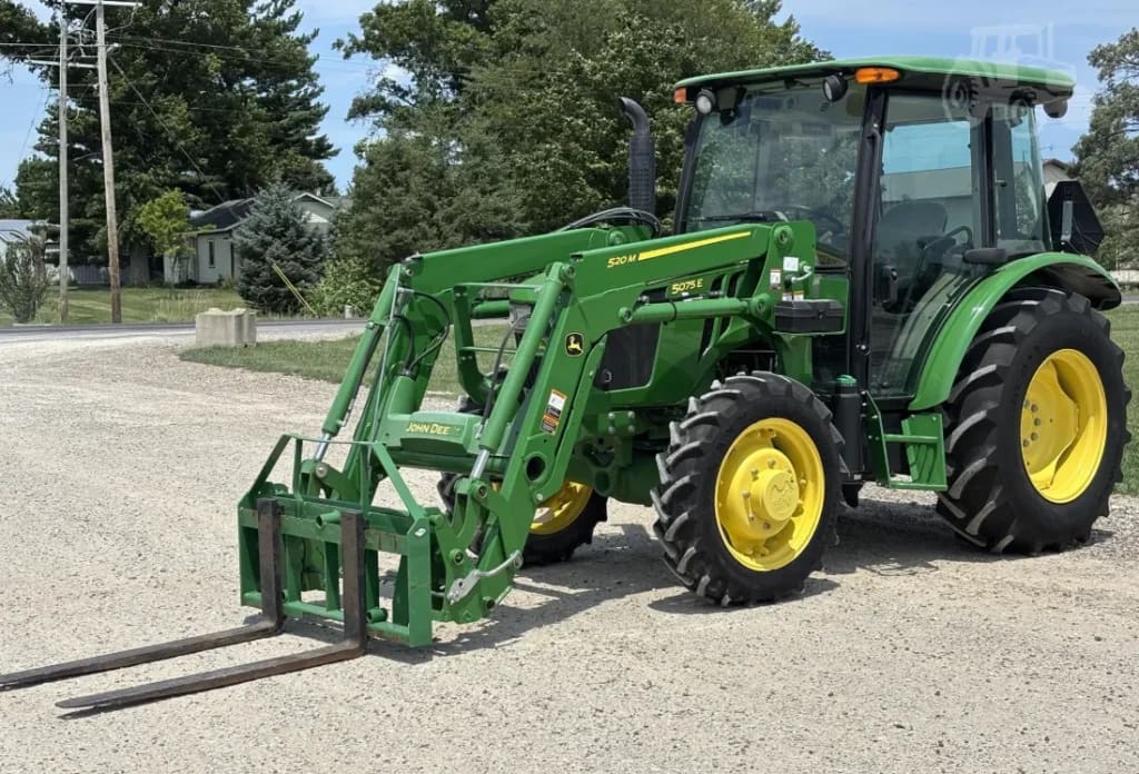 2018 John Deere 5075E listing photo
