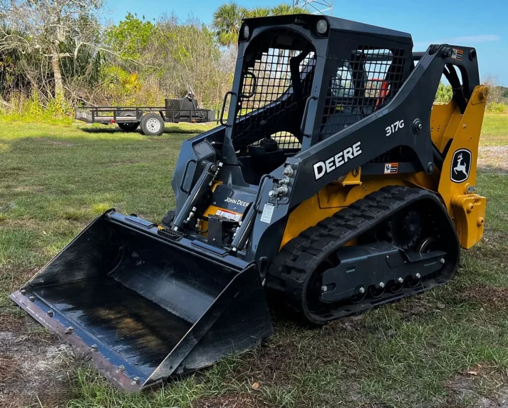 2022 John Deere 317G listing photo