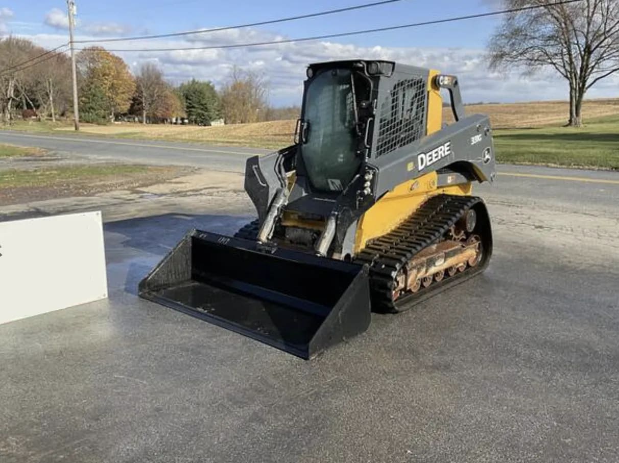 2017 John Deere 331G listing photo