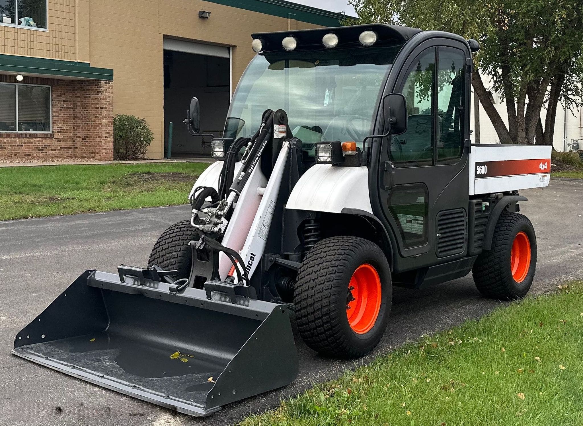2014 Bobcat 5600 listing photo — photo 1 of 72