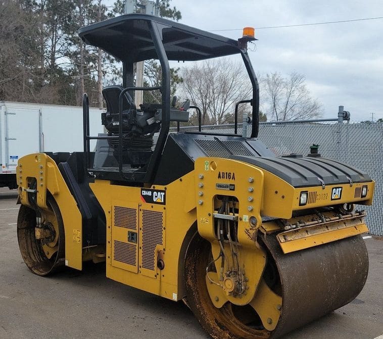 2016 Caterpillar CB44B double drum vibratory roller listing photo