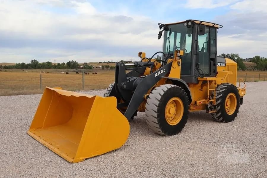 2007 DEERE 444J listing photo — photo 1 of 34