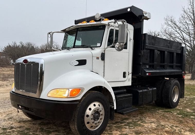 2006 Peterbilt 335 Dump Truck listing photo