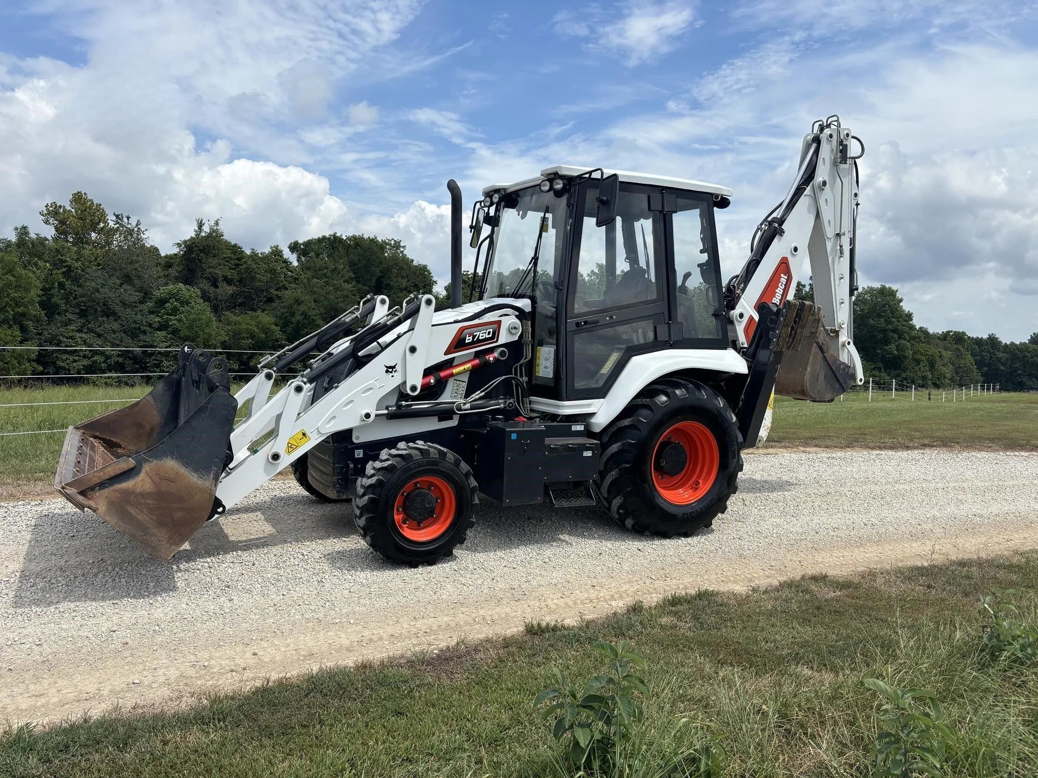 2024 Bobcat B760 listing photo