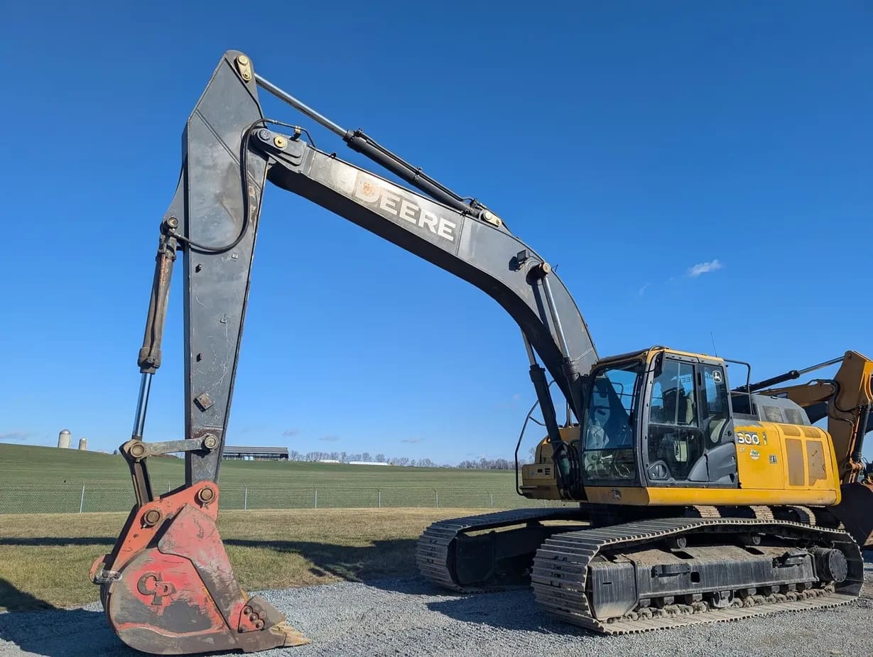 2015 DEERE 300G LC listing photo — photo 1 of 20