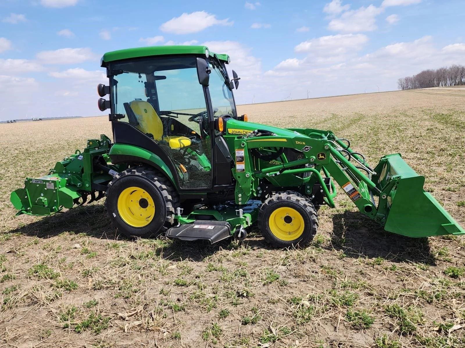 2024 John Deere 2025R Compact Utility Tractor w/ Attachments listing photo
