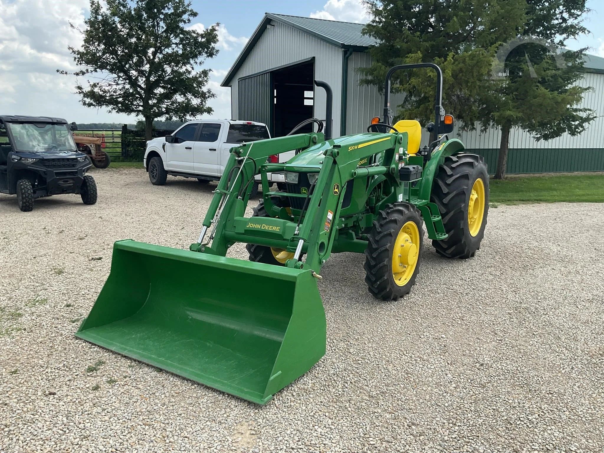 2018 John Deere 5065E listing photo
