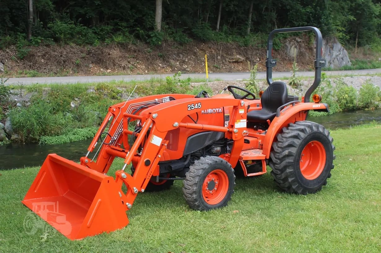 2020 KUBOTA L3301D listing photo