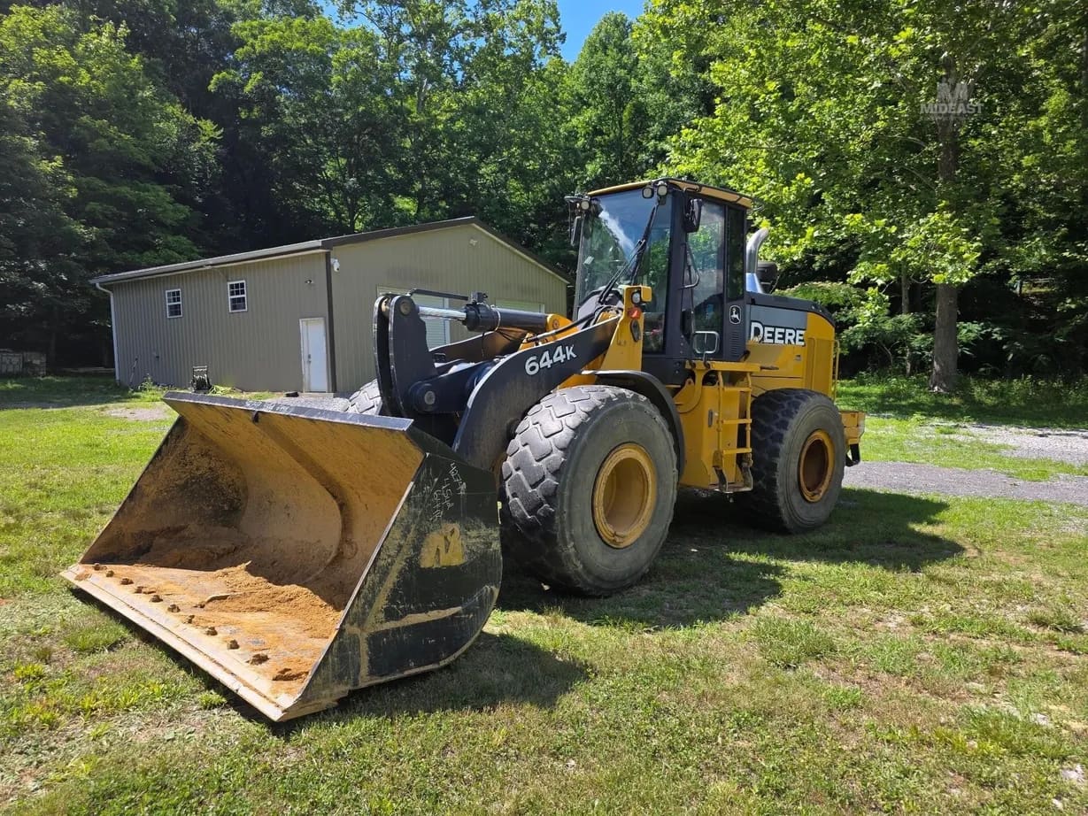 2016 DEERE 644K listing photo — photo 1 of 17