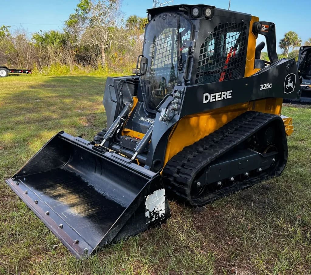 2022 John Deere 325G listing photo