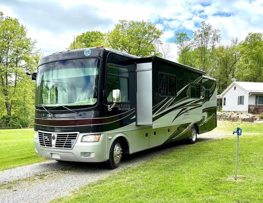 2012 Holiday Rambler Vacationer 36SBT listing photo