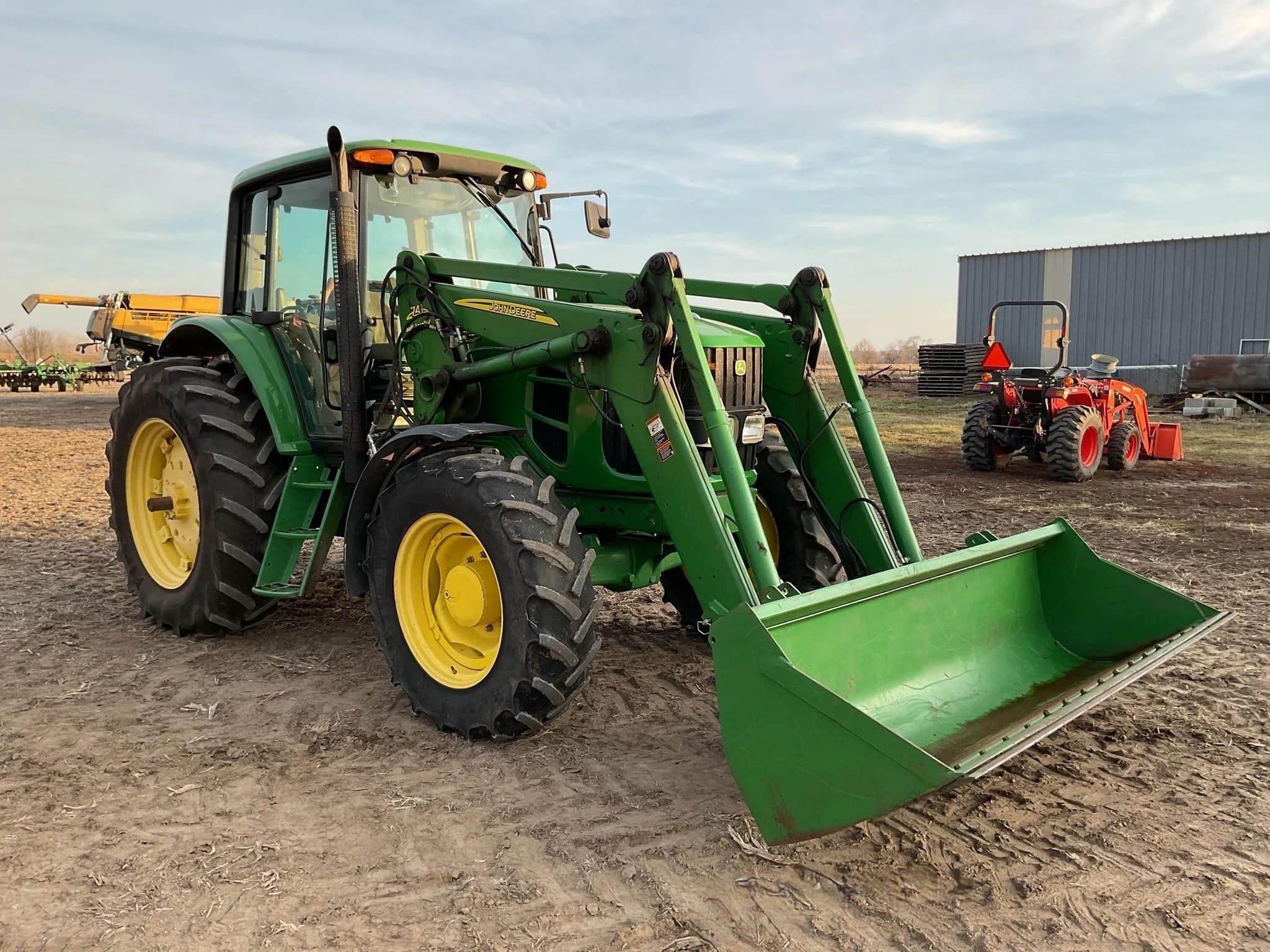 2010 John Deere 7230 listing photo — photo 1 of 24