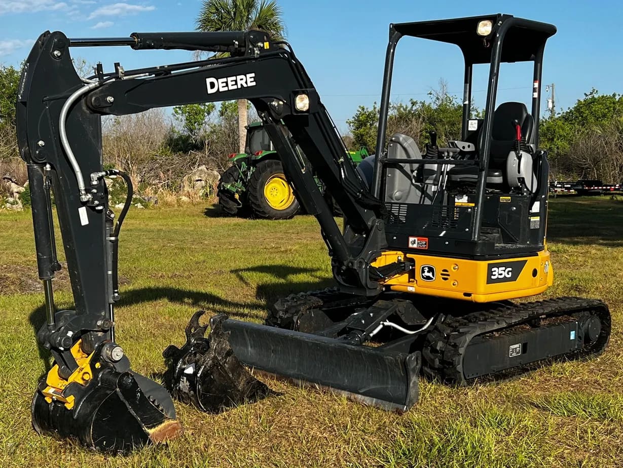 2022 John Deere 35G listing photo