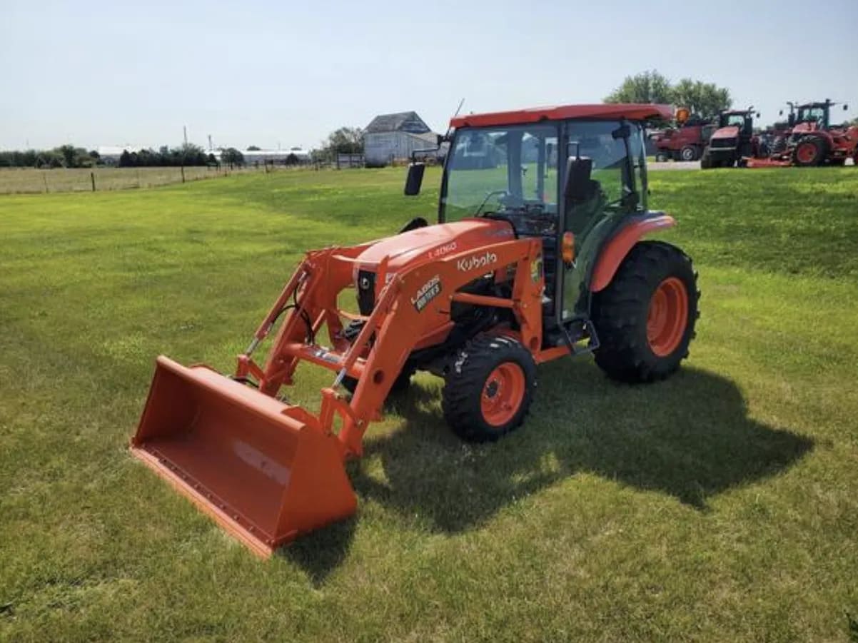 2024 Kubota L4060HSTC-LE listing photo