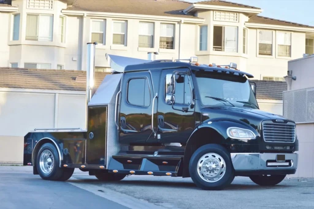 2006 Freightliner Sport Chassis Ranch Hauler listing photo