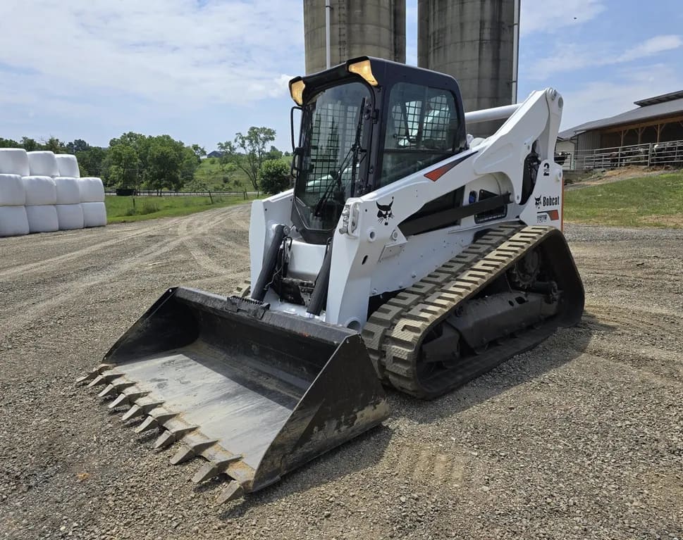 2017 Bobcat T870 listing photo