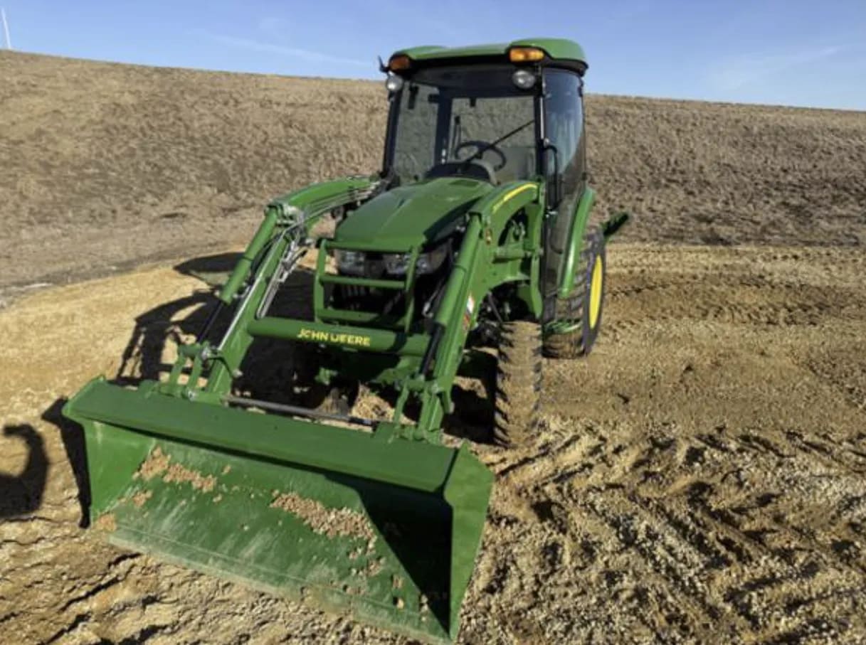 2022 John Deere 3046R listing photo